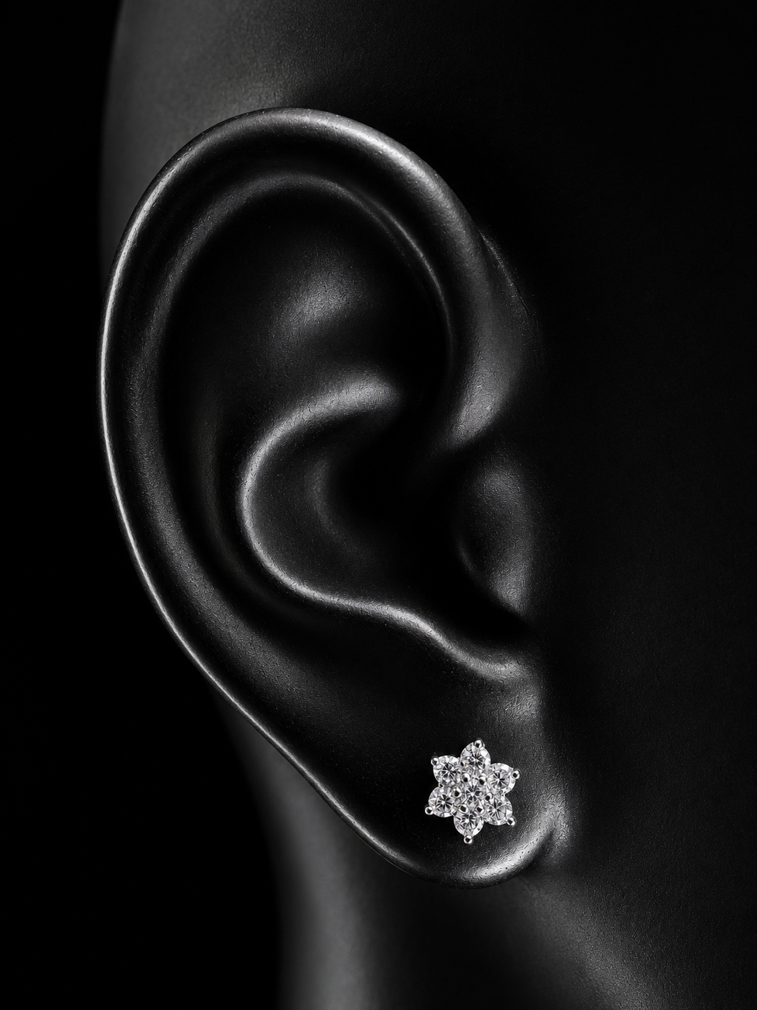 14K WHITE GOLD DIAMOND EARRINGS 7.5mm