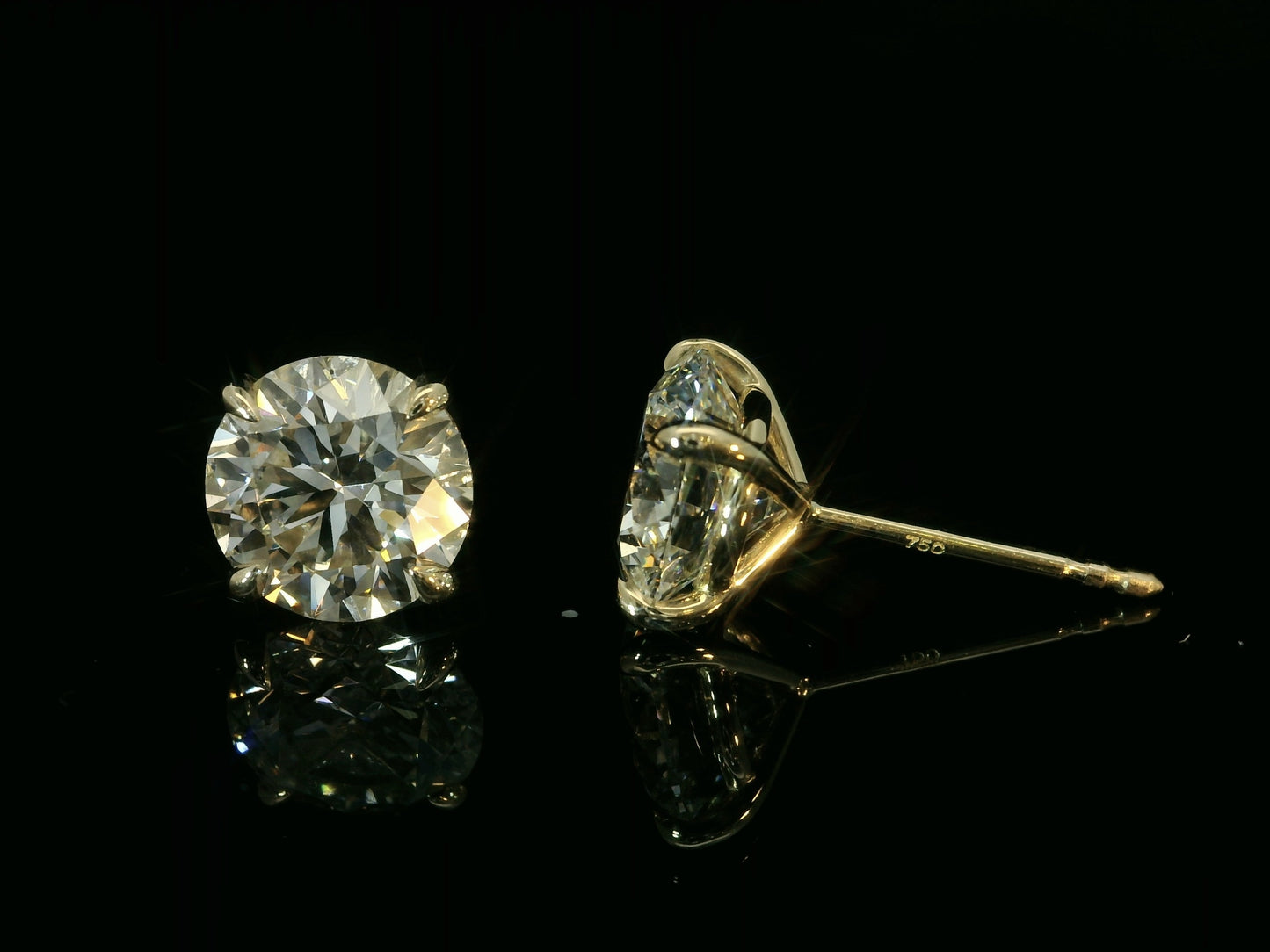 18K GOLD 6CT T.D.W LAB DIAMOND STUD EARRINGS
