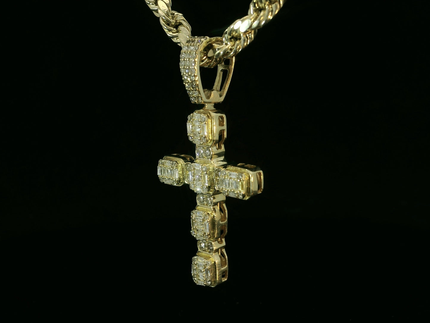 10K YELLOW GOLD DIAMOND CROSS PENDANT