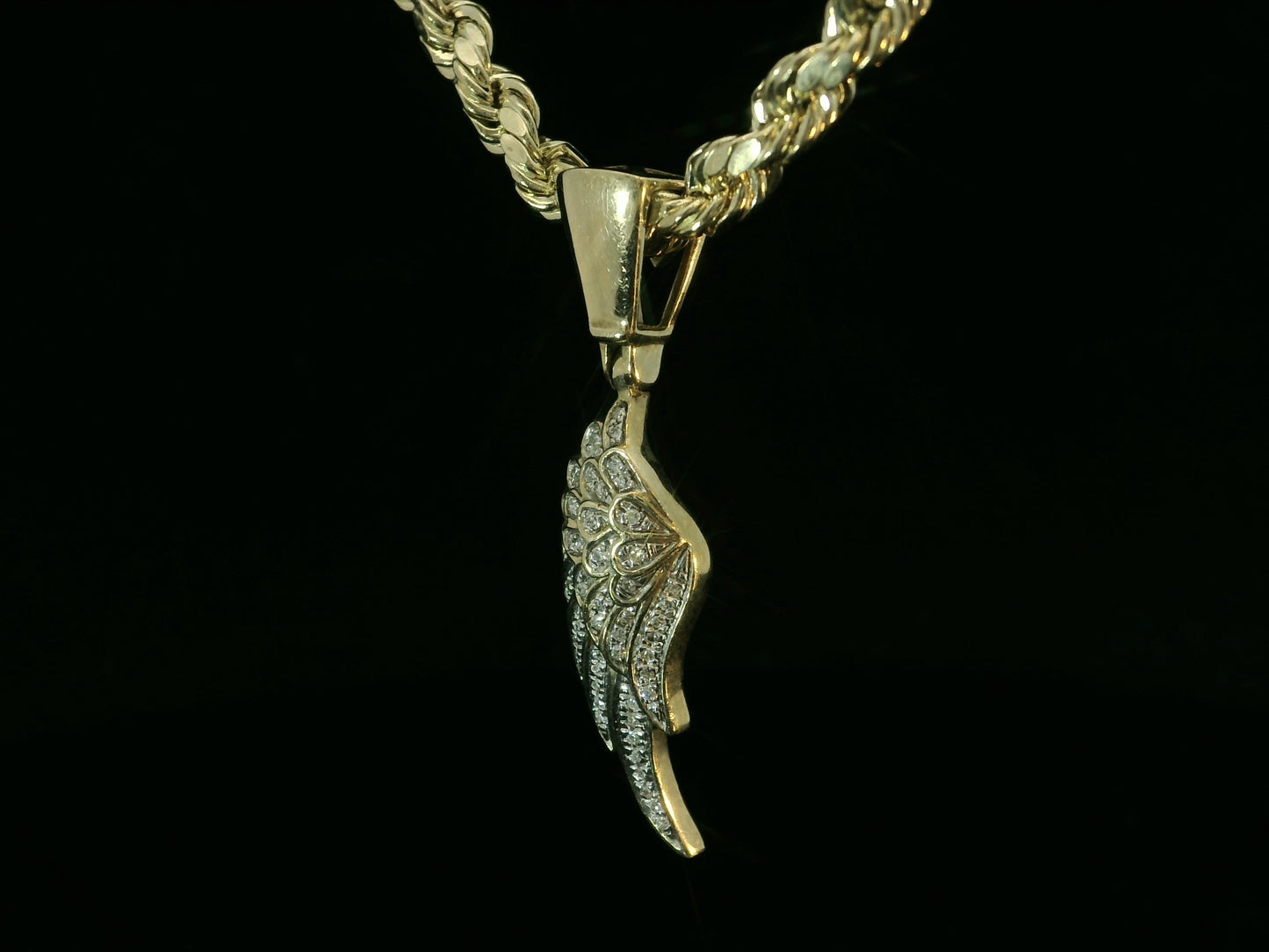 10K YELLOW GOLD DIAMOND WING PENDANT