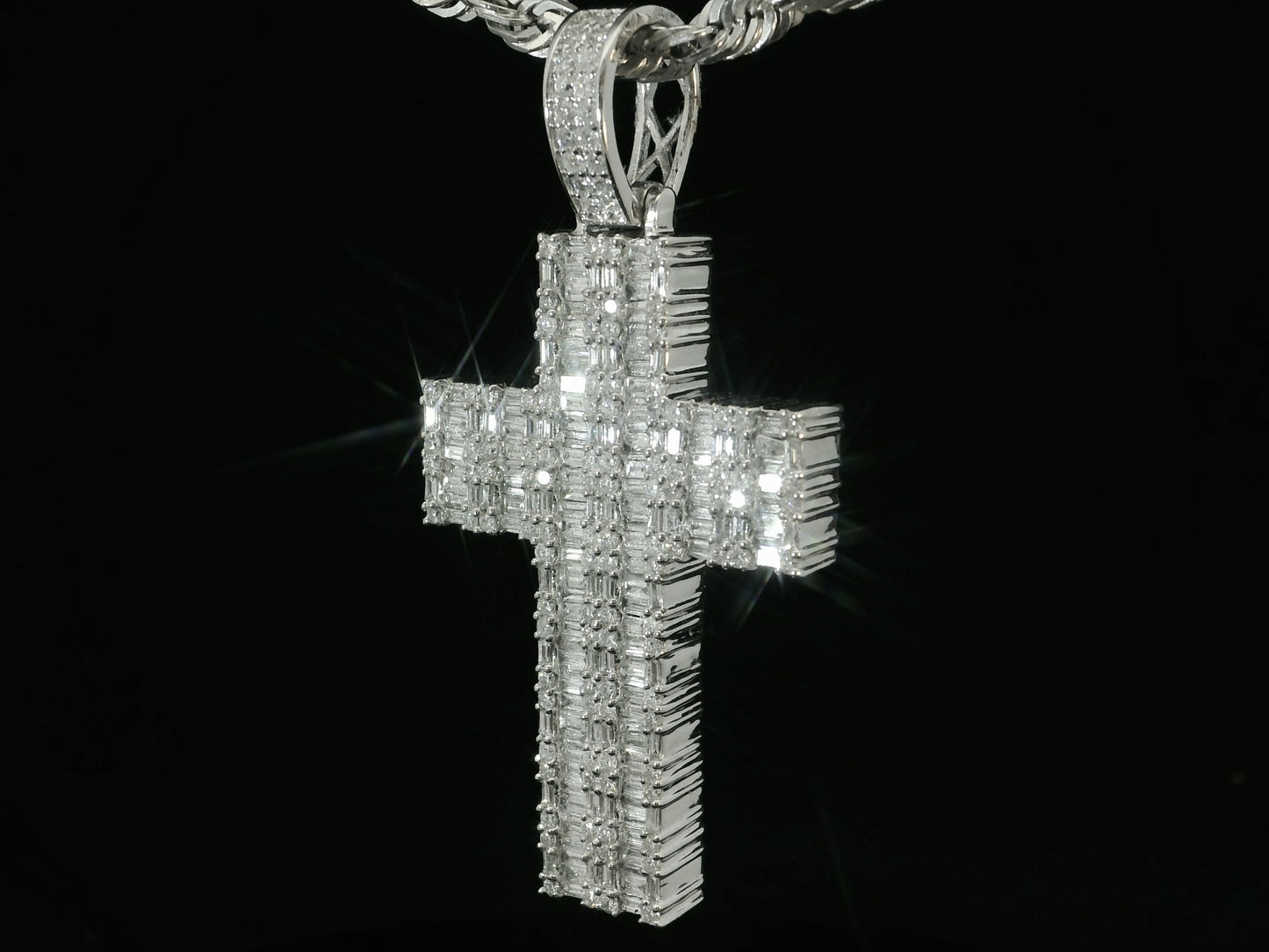 14K WHITE GOLD DIAMOND CROSS PENDANT