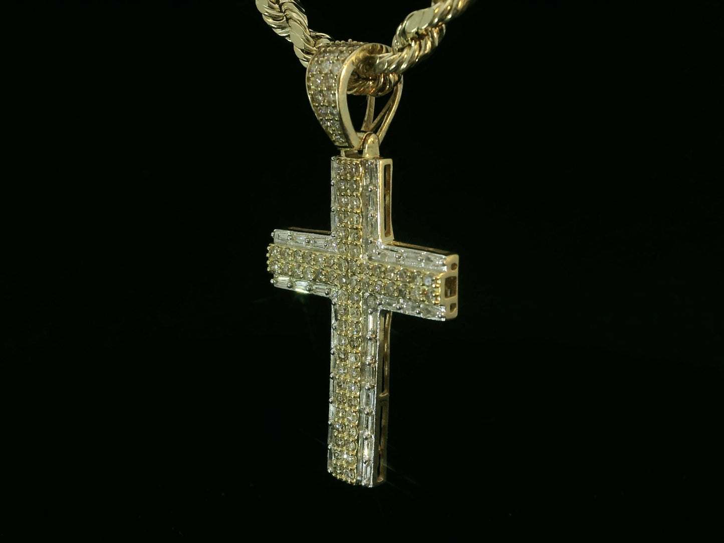 10K YELLOW GOLD DIAMOND CROSS PENDANT