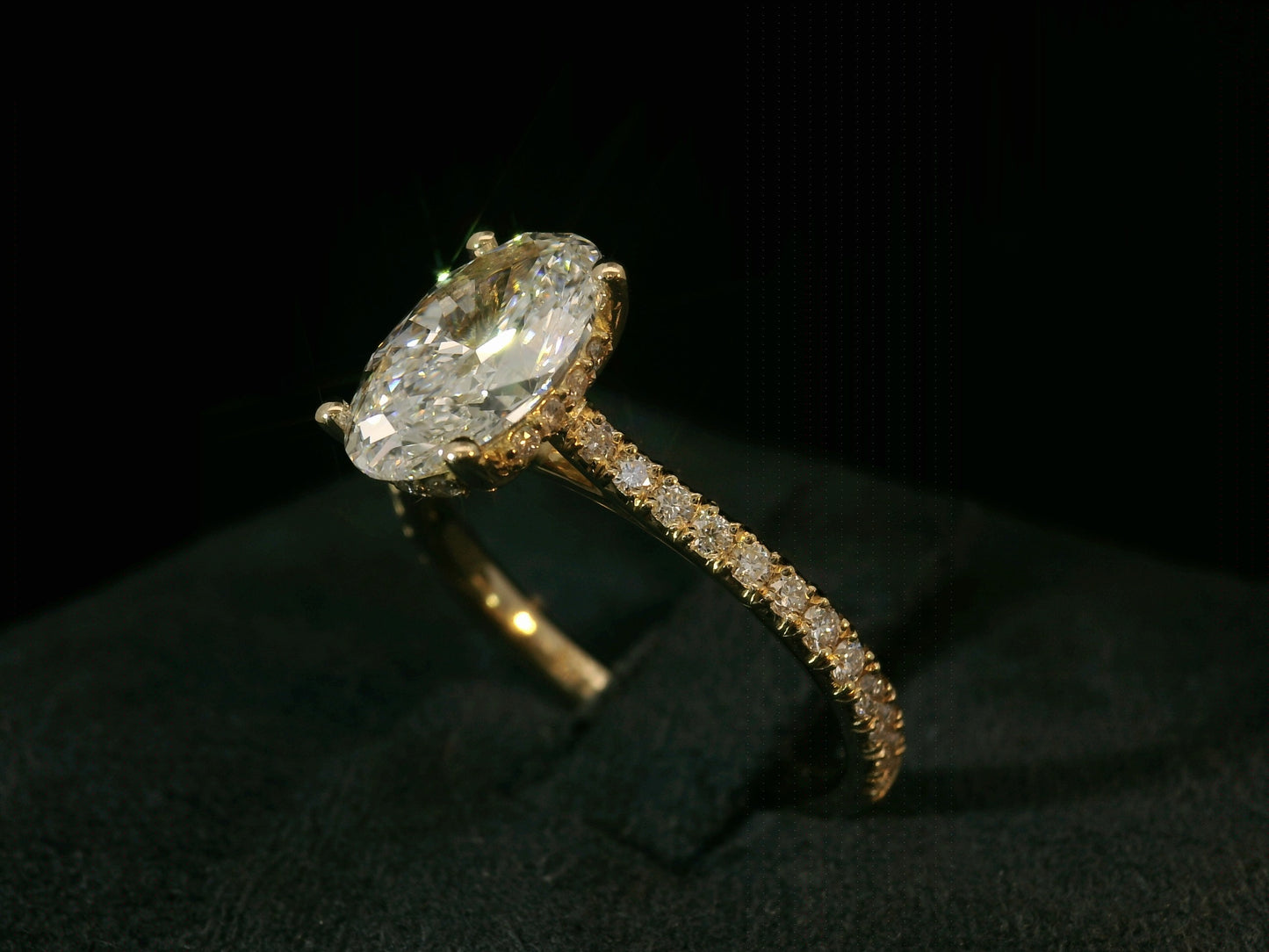 18K YELLOW GOLD LAB DIAMOND OVAL CUT ENGAGEMENT RING 2.54CT