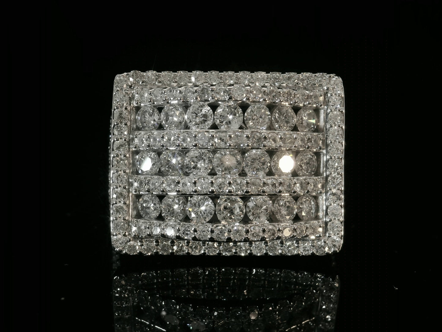 10K WHITE GOLD RING SET WITH 3.40CT OF DIAMONDS