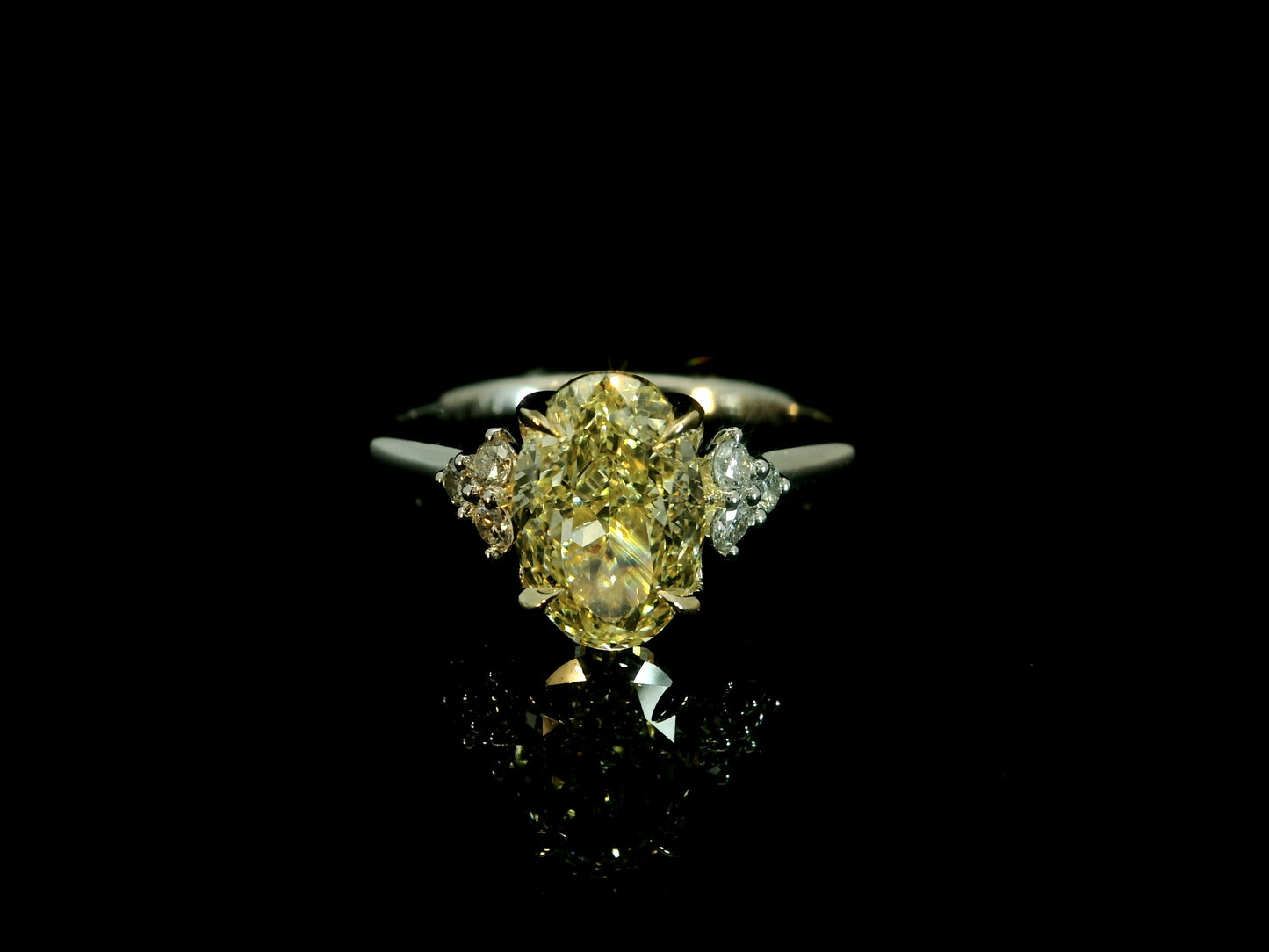 PLATINUM CANARY YELLOW LAB DIAMOND OVAL SHAPE ENGAGEMENT RING 2.19CT