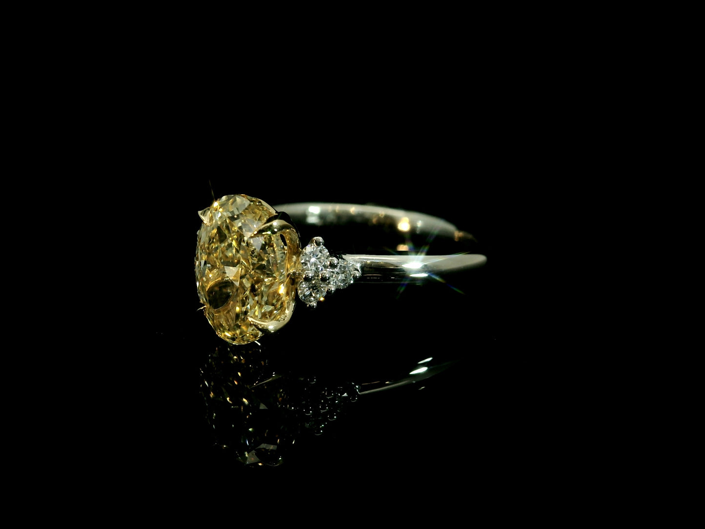 PLATINUM CANARY YELLOW LAB DIAMOND OVAL SHAPE ENGAGEMENT RING 2.19CT