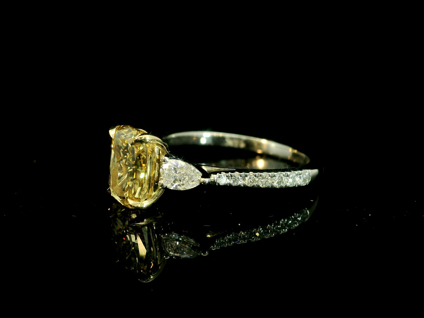 PLATINUM CANARY YELLOW LAB DIAMOND ELONGATED CUSHION SHAPE ENGAGEMENT RING 2.22CT