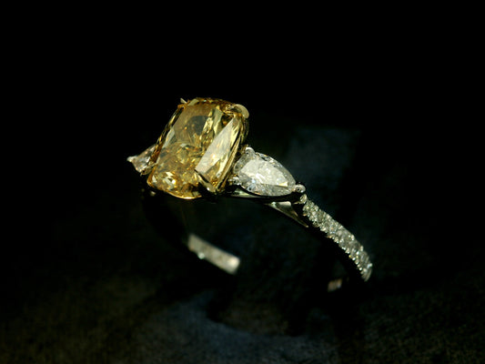 PLATINUM CANARY YELLOW LAB DIAMOND ELONGATED CUSHION SHAPE ENGAGEMENT RING 2.22CT