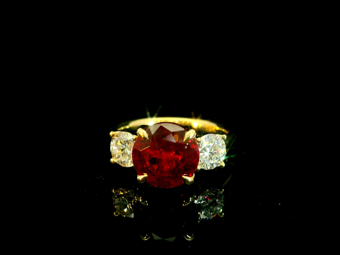 18K YELLOW GOLD LAB RED RUBY ROUND CUT & DIAMONDS RING
