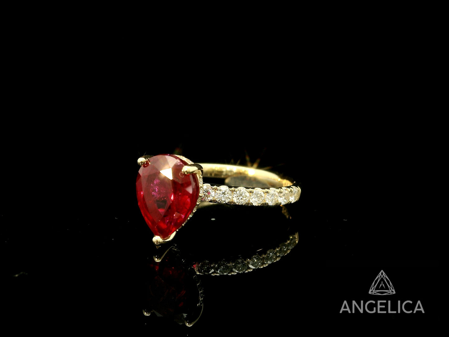 18K YELLOW GOLD LAB RED RUBY PEAR SHAPE & DIAMONDS RING