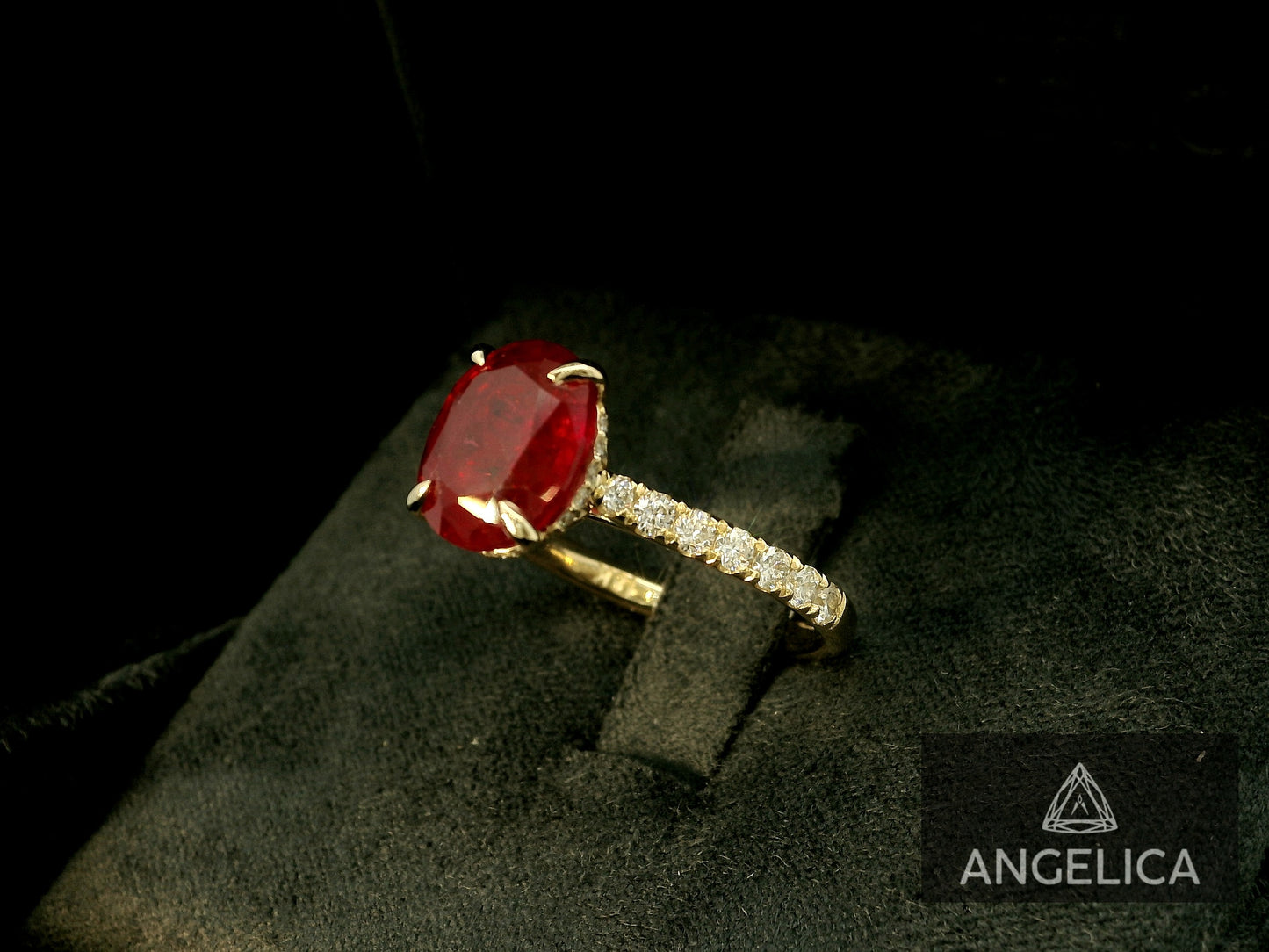 18K YELLOW GOLD LAB RED RUBY OVAL SHAPE & DIAMONDS RING