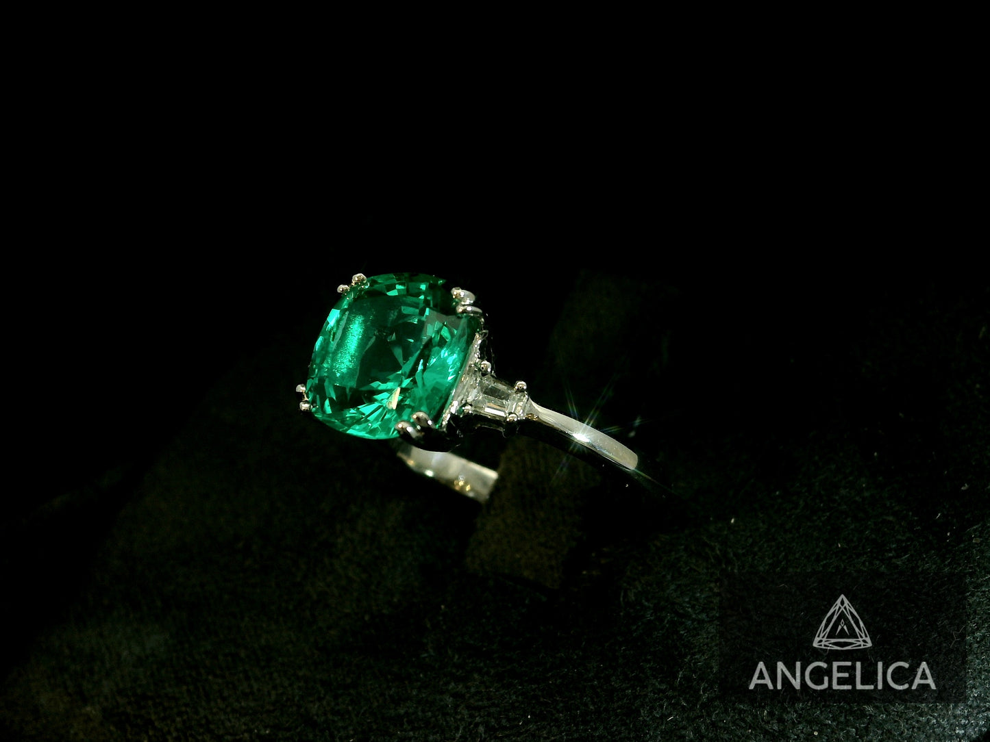 14K WHITE GOLD LAB GREEN EMERALD CUSHION CUT RING