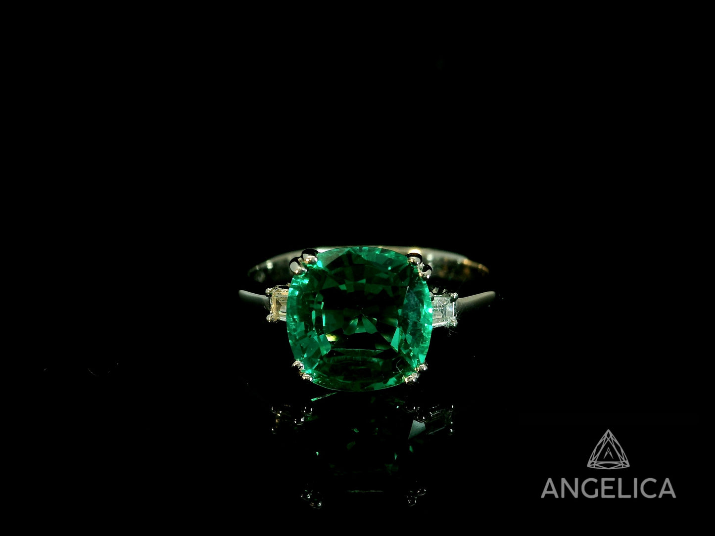 14K WHITE GOLD LAB GREEN EMERALD CUSHION CUT RING