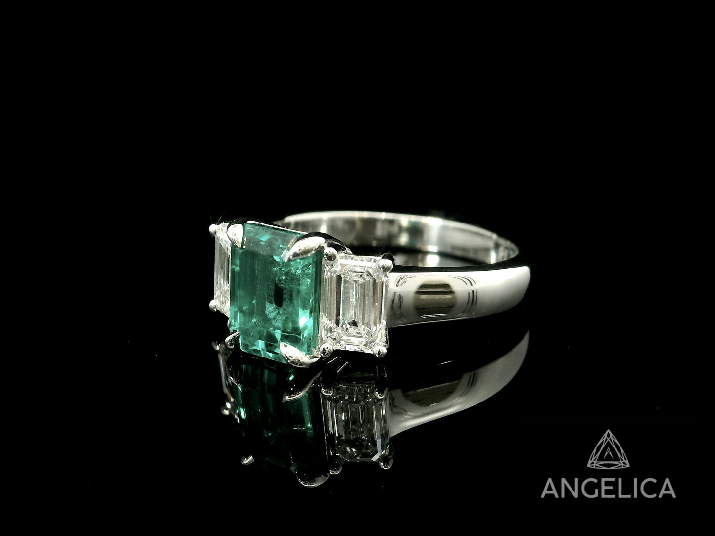 PLATINUM LAB GREEN EMERALD EMERALD CUT RING