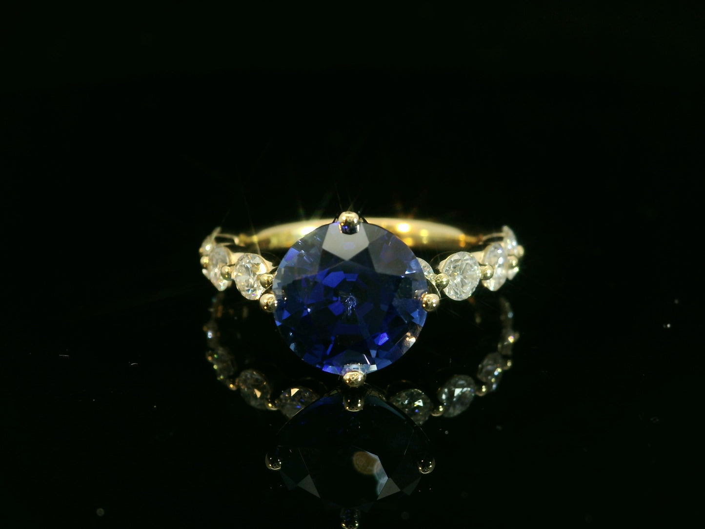 18K YELLOW GOLD LAB BLUE SAPPHIRE ROUND CUT & LAB DIAMONDS RING