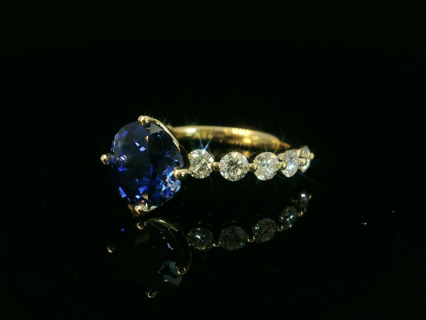 18K YELLOW GOLD LAB BLUE SAPPHIRE ROUND CUT & LAB DIAMONDS RING