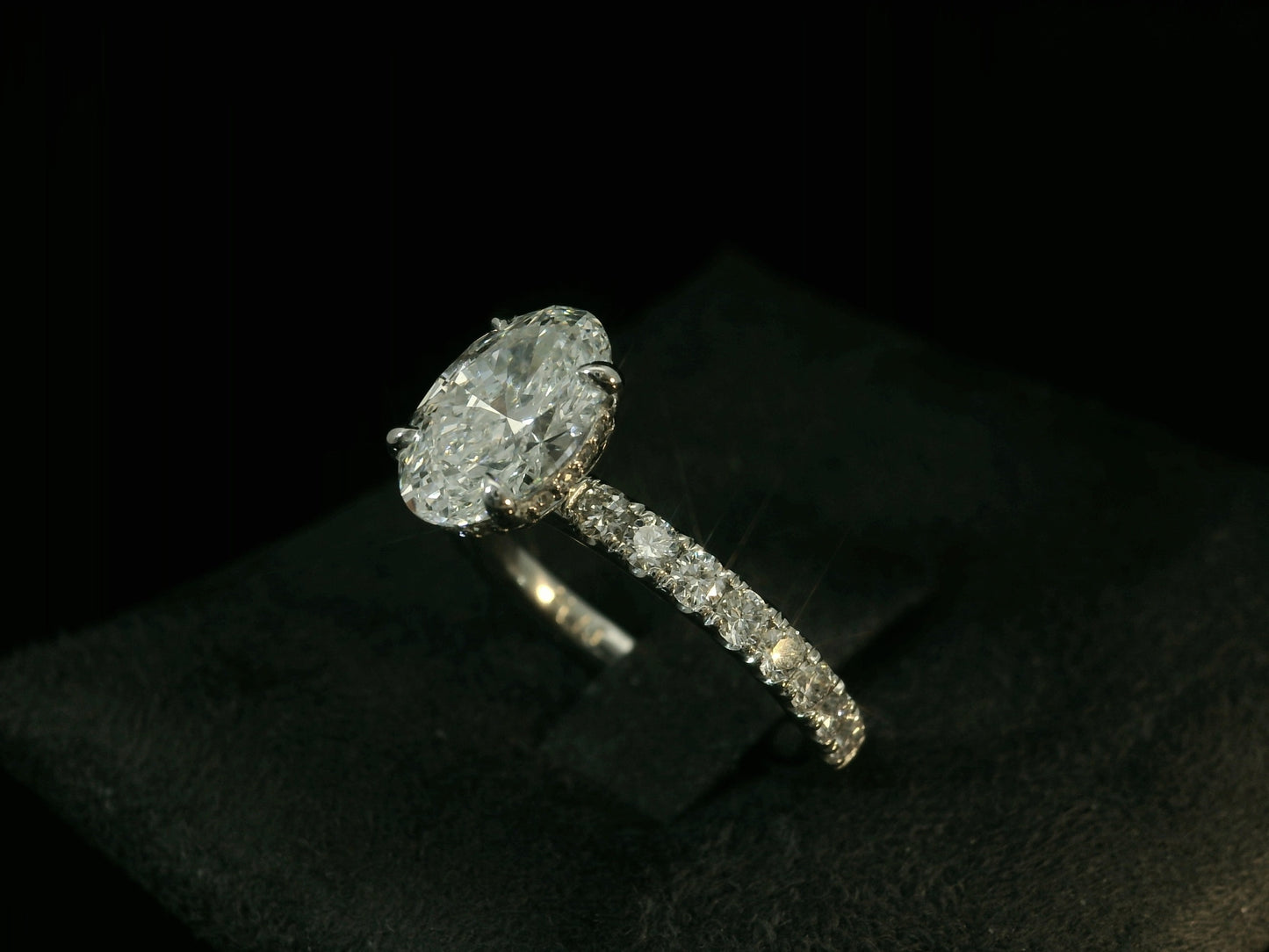 PLATINUM LAB DIAMOND OVAL CUT ENGAGEMENT RING 2.23CT