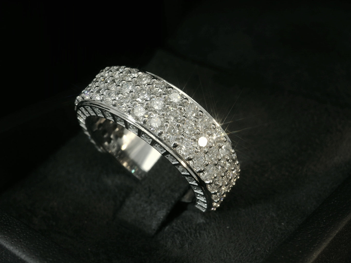 10K WHITE GOLD BAND 3.50CT OF LAB GROWN DIAMONDS IN VVS F+