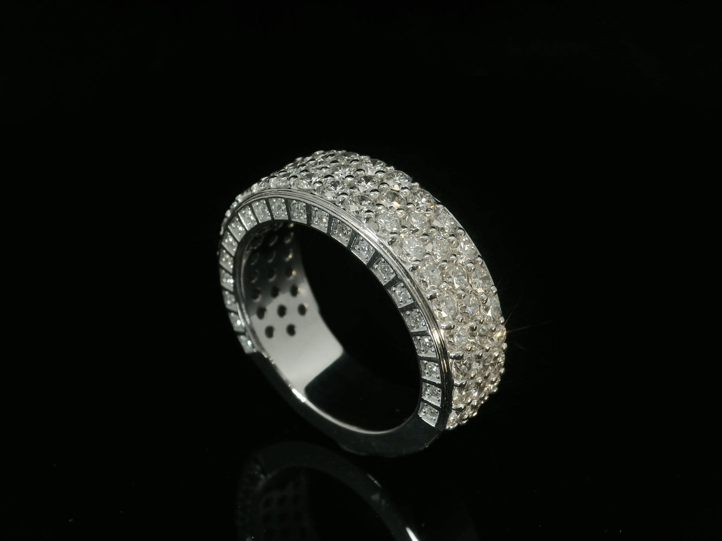 10K WHITE GOLD BAND 3.50CT OF LAB GROWN DIAMONDS IN VVS F+