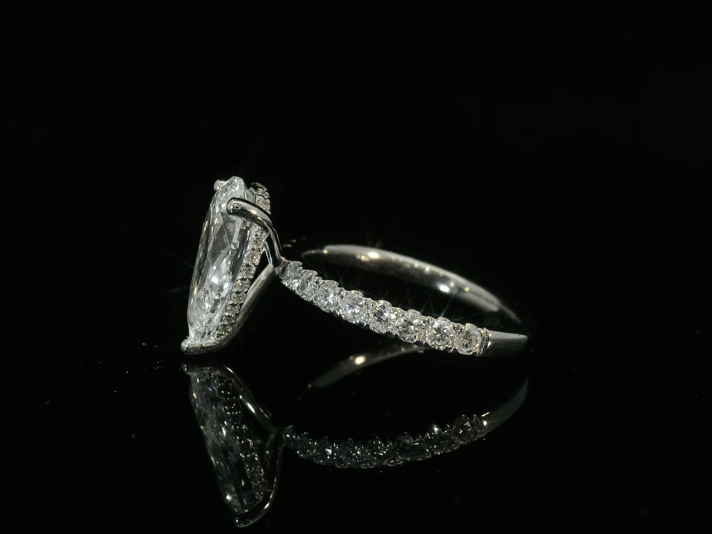 PLATINUM LAB DIAMOND PEAR SHAPE ENGAGEMENT RING 3.70CT