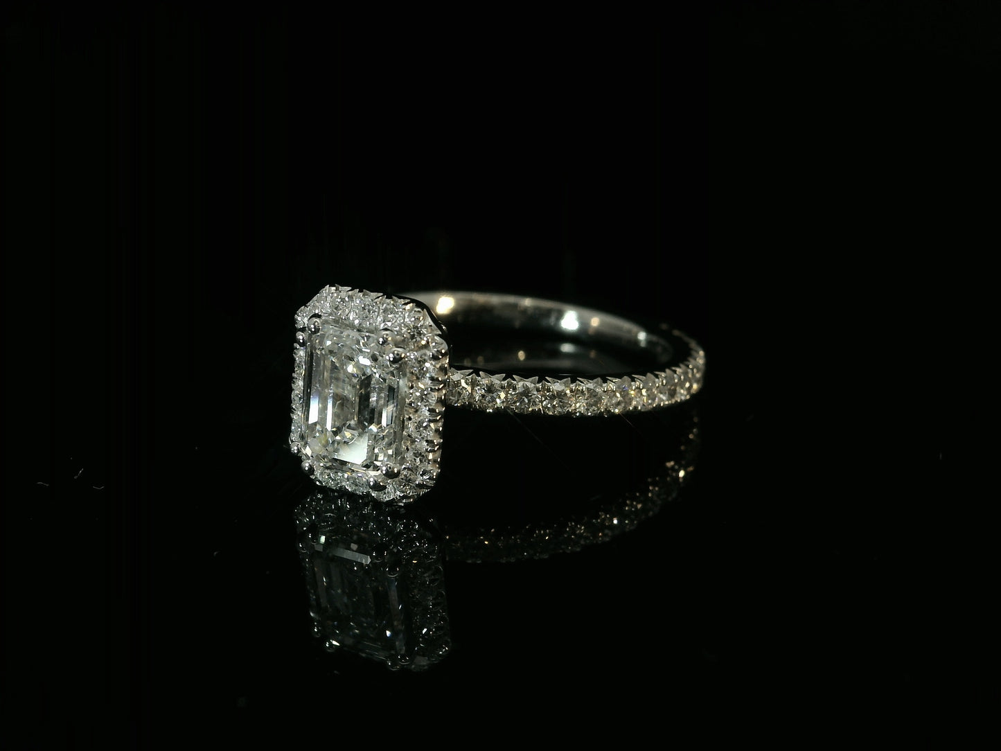 14K WHITE GOLD LAB DIAMOND EMERALD CUT HALO ENGAGEMENT RING 1.45CT