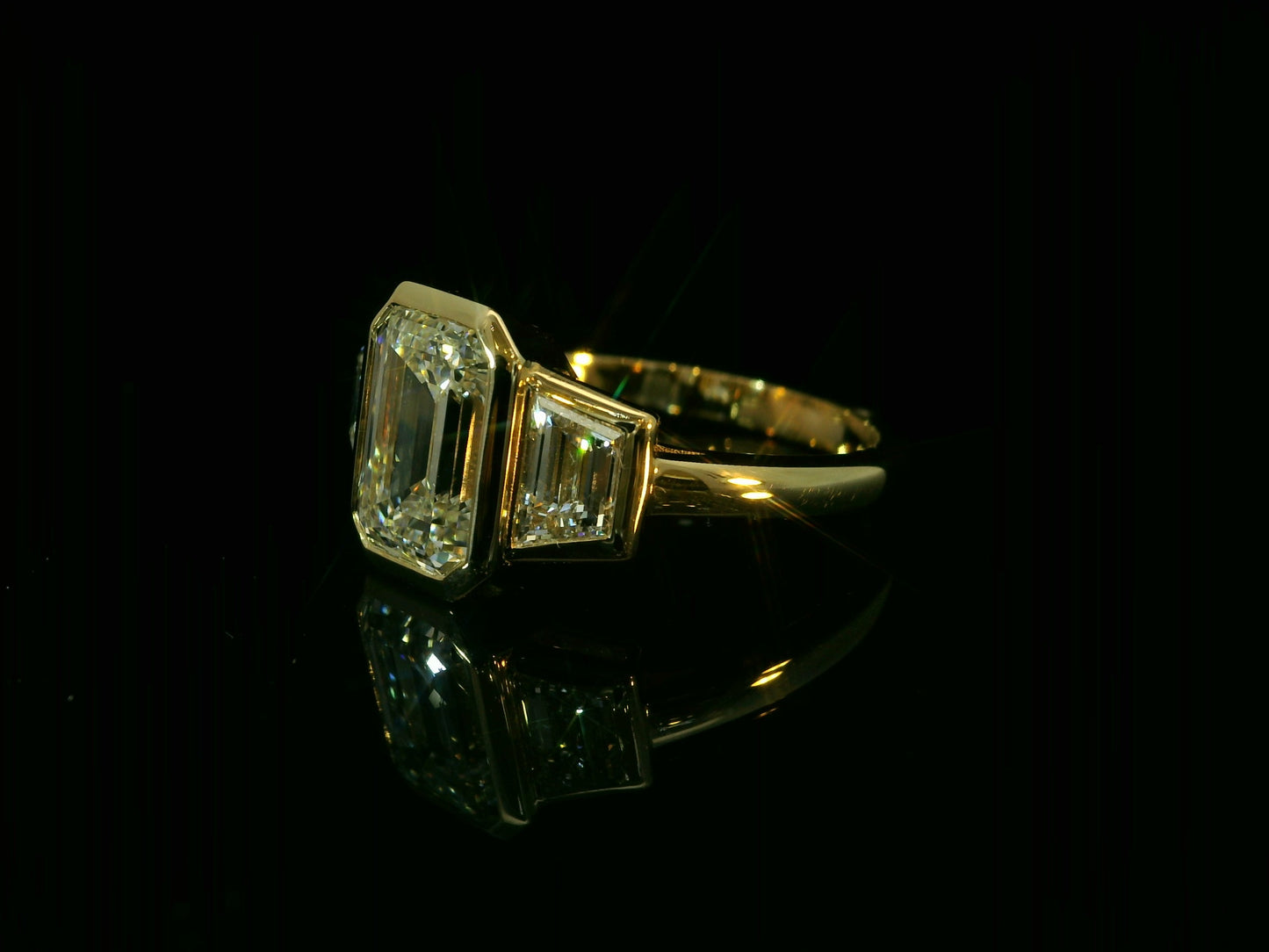 18K YELLOW GOLD LAB DIAMOND EMERALD CUT & TRAPEZOID TRINITY ENGAGEMENT RING 3.38CT