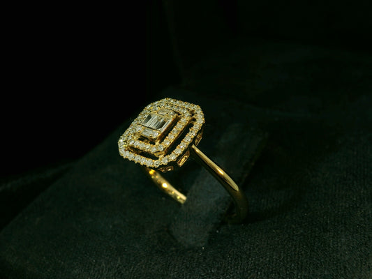 18K YELLOW GOLD BAGUETTE AND ROUND DIAMOND RING